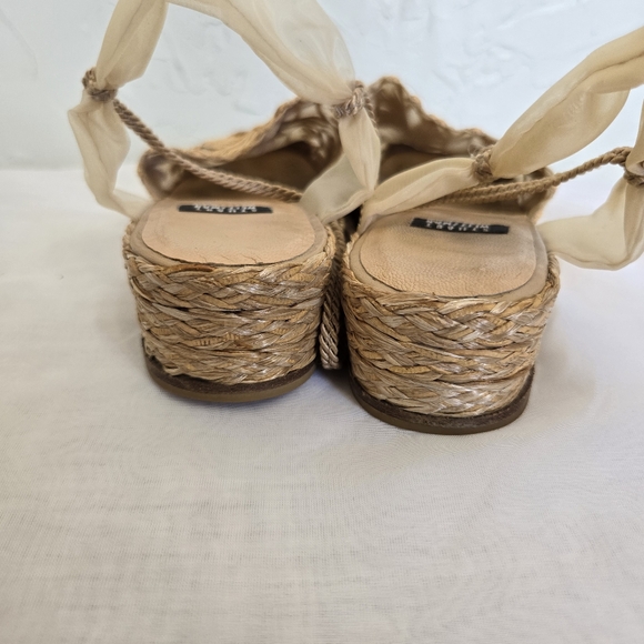 Vintage Stuart Weitzman Raffia Floral Espadrilles - Picture 8 of 14